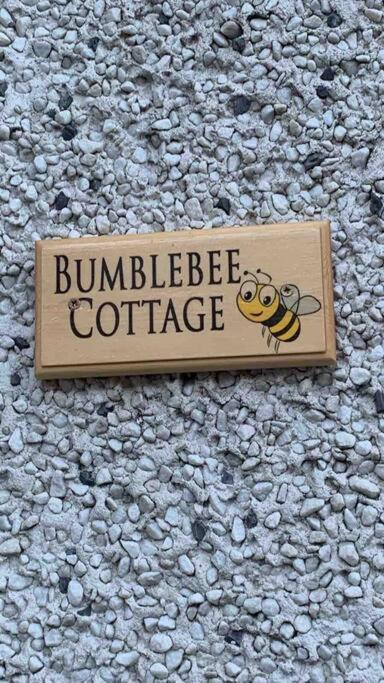 Bumblebee Cottage Donegal Town Buitenkant foto