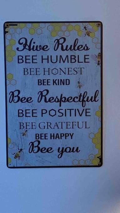 Bumblebee Cottage Donegal Town Buitenkant foto